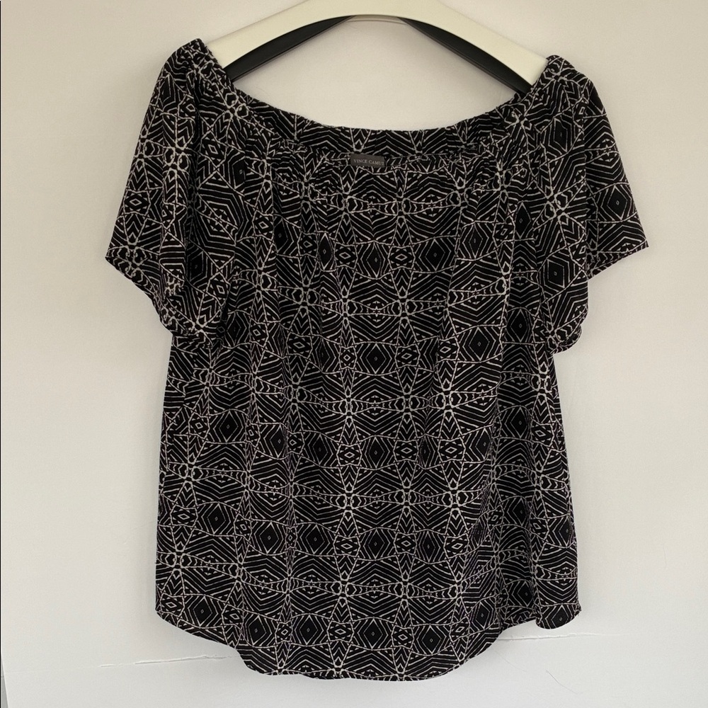 Vince Camuto Black and White Geometric Blouse Medium